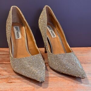 Steve Madden Womens Daisie Crystal Pointed Toe Slip On Classic Pumps US 6.5